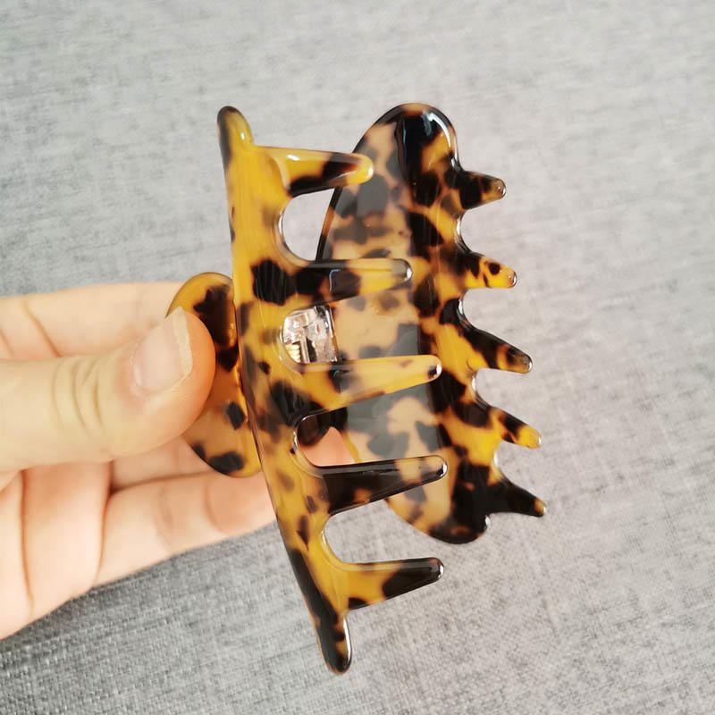 Beakey 3 PCS Large Plastic Leopard Hair Claw Clips for Women Thick Hair-C